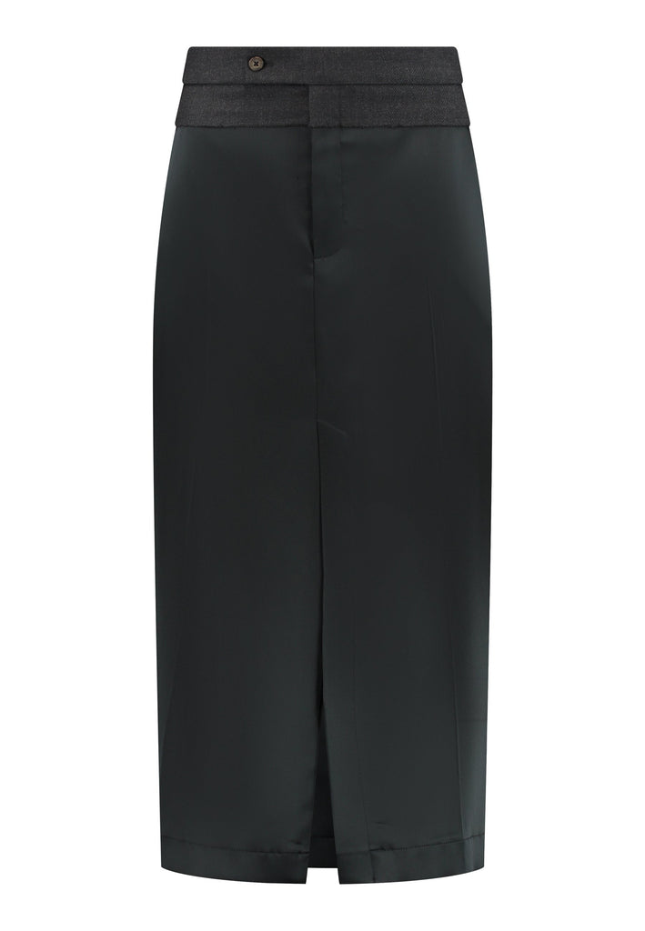 As the core of Frenken is menswear tailoring it all comes together in this designer piece. Erik Frenken started with menswear pants upper part in wool with a horn button. Cut it and elevate and contrast it with a glossy satin crepe. This midi skirt is detailed with a slit at the front, raw edge and pockets. Designed to sit on the waist, they're made from glossy satin stretch crepe for comfortable wear. Wear them with the matching MORTER top or our big-knit PRECIOUS and tonal blazers.