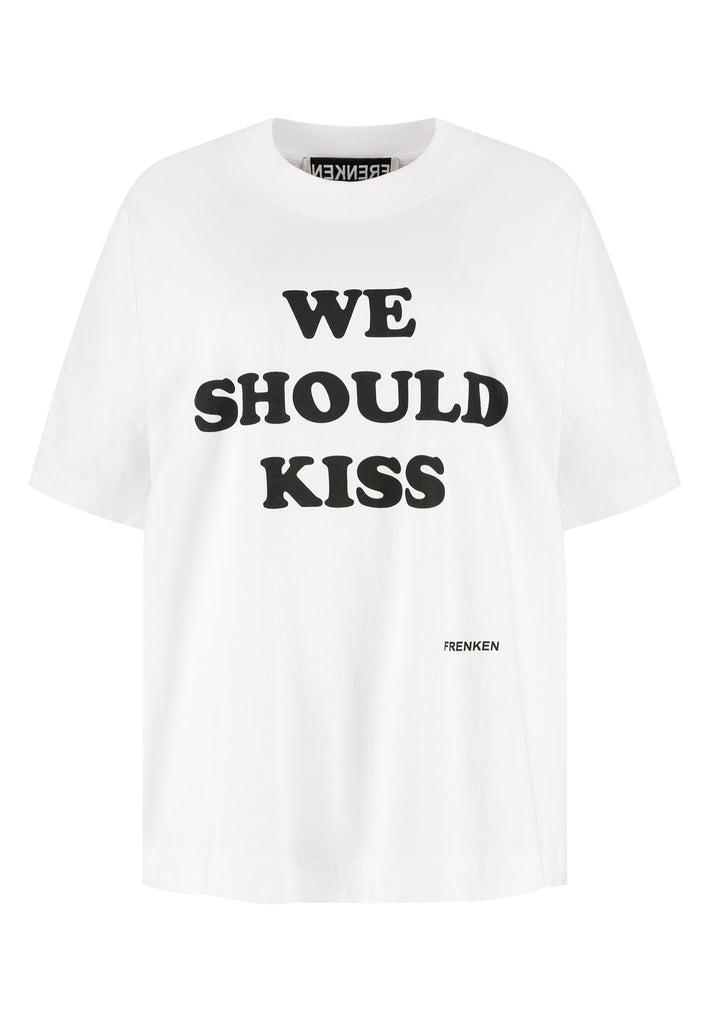 What better way to elevate your everyday look than with this t-shirt. This boxy fit tee is printed with the playful "We Should Kiss" slogan, adding a fun, flirty touch to your outfit. Designed with relaxed drop shoulders, a straight hem, and a classic crew neckline, it offers both style and comfort.