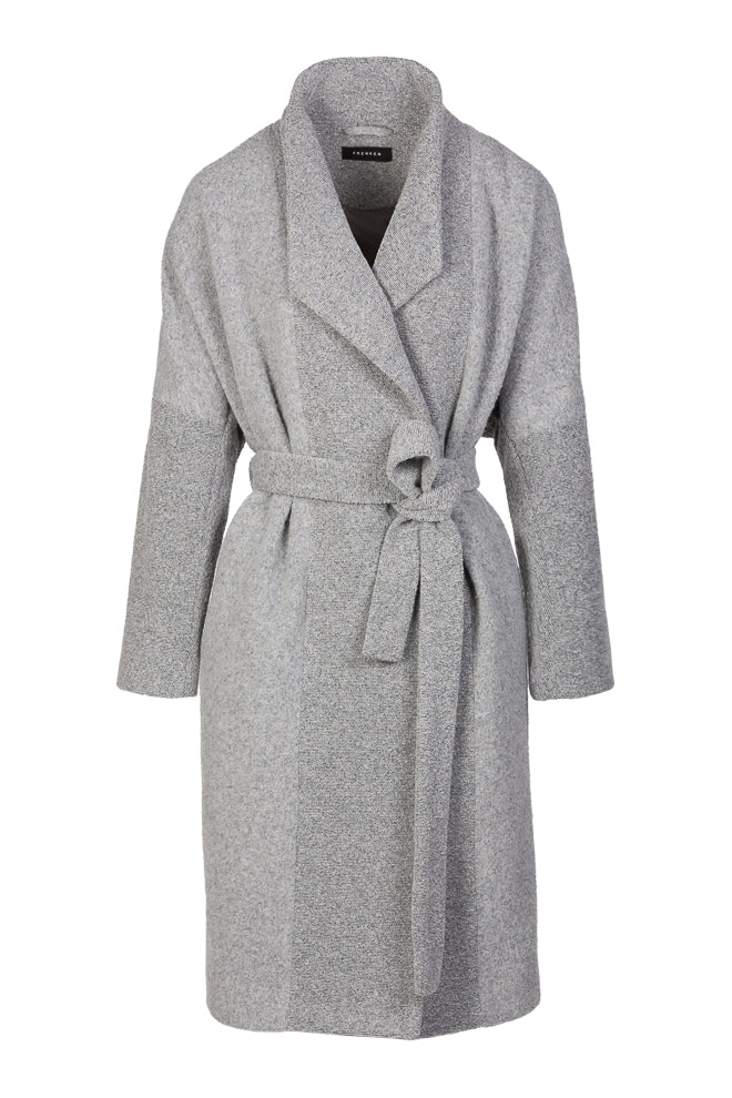 Fluster coat, grey color. Wrap coat with two-tone paneling. Belt closure and side pockets. Loose fit