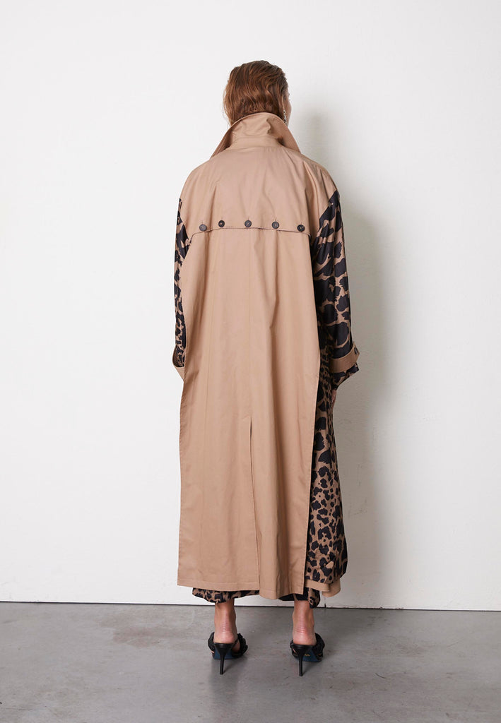 SNAKE | COAT | LEOPARD. Belted flowy trench. Tailored for a loose fit in a longline silhouette, this style is made from cotton-gabardine fabric combined with a flowy in house-made printed satin. www.frenkenfashion.com